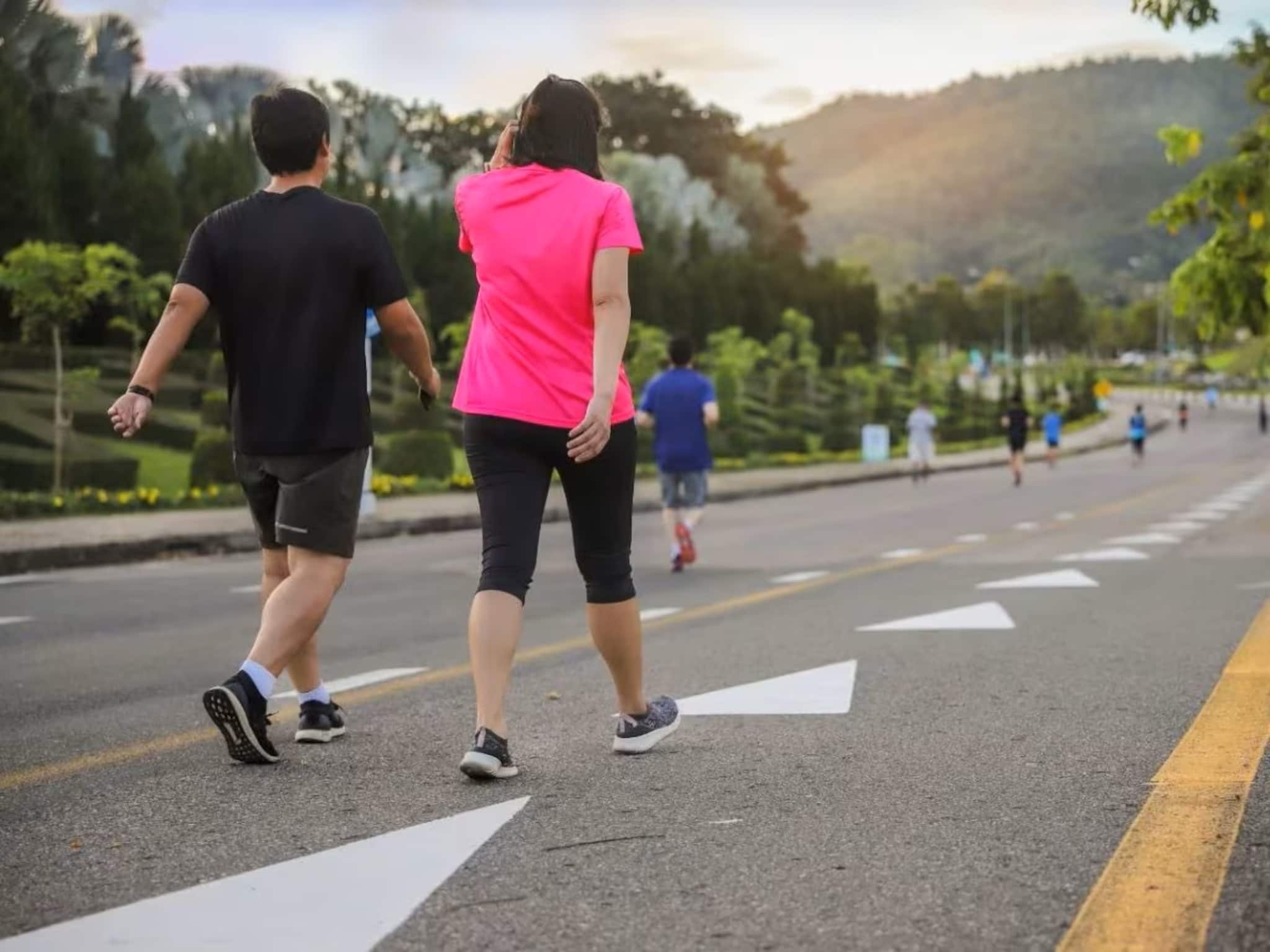 Walking For Weight Loss: শুধু হাঁটলেই হবে না, হাঁটার সময় হাতের চলাচলও সঠিক হতে হবে, তবেই কমবে ওজন