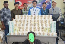 হাওড়া স্টেশন থেকে উদ্ধার ৩৭ লক্ষ ৬৪ হাজার টাকা, গ্রেফতার ১
