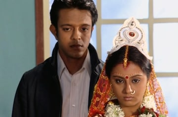 ইনবক্সে ঋজুর মেসেজ, তোলপাড় ফেসবুক, বাদ পড়লেন বউ কথা কও-এর মৌরী? উত্তর দিলেন মানালি নিজেই ইনবক্সে ঋজুর মেসেজ, তোলপাড় ফেসবুক, বাদ পড়লেন বউ কথা কও-এর মৌরী? উত্তর দিলেন মানালি নিজেই