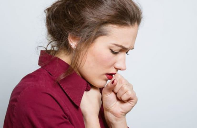 বিশেষজ্ঞদের মতে, যদি আপনার শুষ্ক কাশির সমস্যা থাকে, তাহলে এক চিমটি শিলা লবণ মধুর সঙ্গে মিশিয়ে পেস্ট তৈরি করুন। এটি আপনার আঙুল দিয়ে বাচ্চাদের মতো চেটে নিন এবং হালকা গরম জলে পান করুন। এতে সকালের মধ্যে আপনার শুকনো কাশি সেরে যাবে।