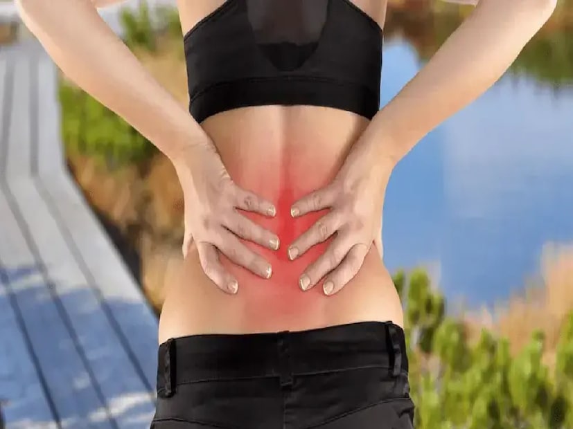 চিত হয়ে শুয়ে একটি পা চেয়ারে বসার ভঙ্গিতে ভাঁজ করতে হবে। দুই হাত দেহের দু'দিকে কাঁধের সমান্তরালে ছড়িয়ে দিতে হবে। ডান পা হলে বাম দিকে এবং বিপরীতে ১৫ থেকে ২০ সেকেন্ড করে রাখতে হবে। এই ব্যায়ামের ফলে মেরুদণ্ডের আশপাশের পেশি সম্প্রসারিত হয় এবং শ্রোণিদেশের সঞ্চালন কোমরের উপর তৈরি চাপ কমাতে সাহায্য করে।