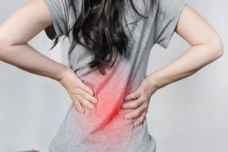 আচমকা কোমর-পিঠে ব্যথা কিডনিতে পাথরের লক্ষণ হতে পারে! কী করবেন জানুন