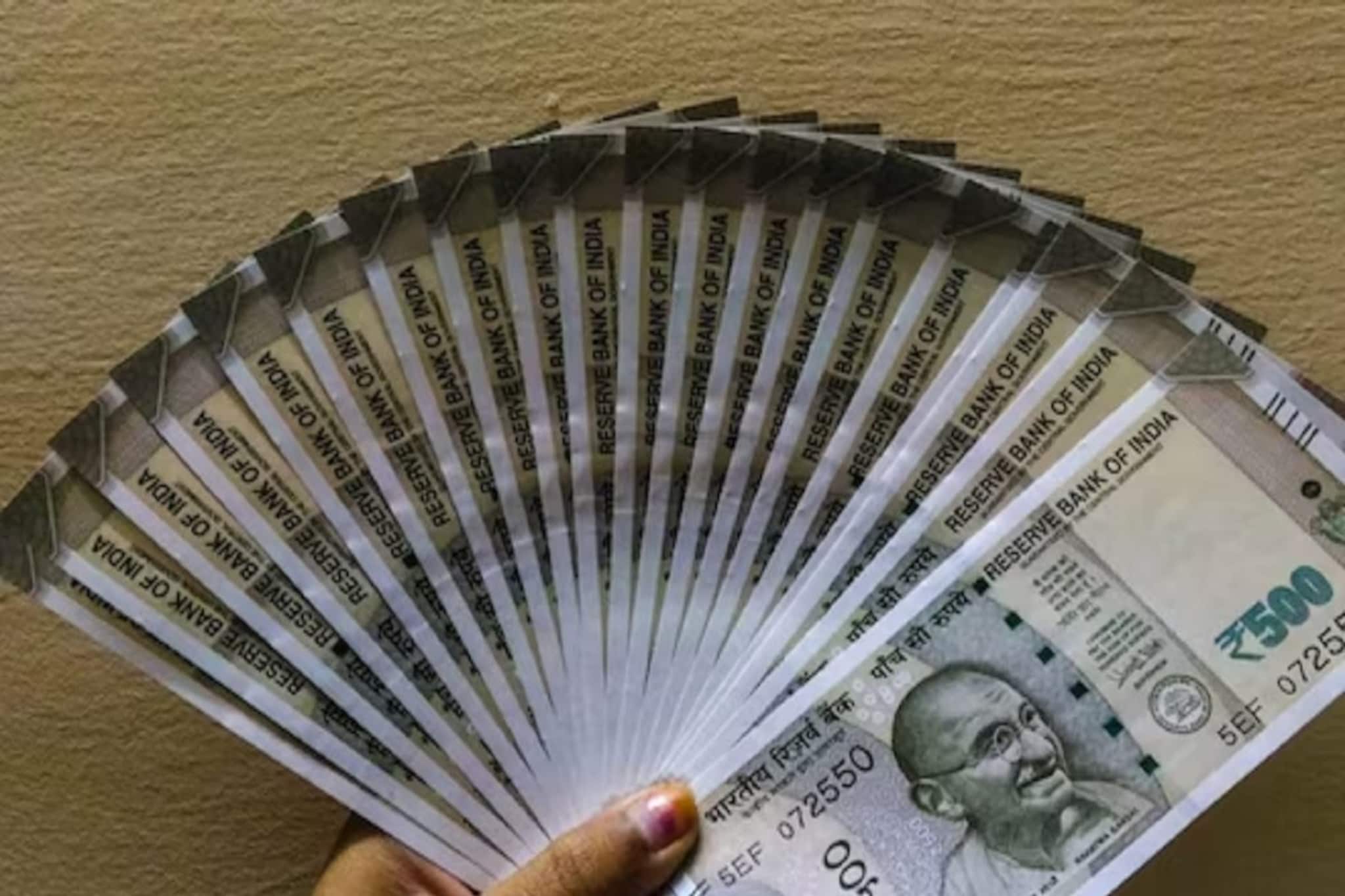 SIP vs Stock Market: SIP না কি স্টক মার্কেট, টাকা উপার্জন করতে হলে নতুন বিনিয়োগকারীর জন্য কোনটি ভাল জেনে নিন