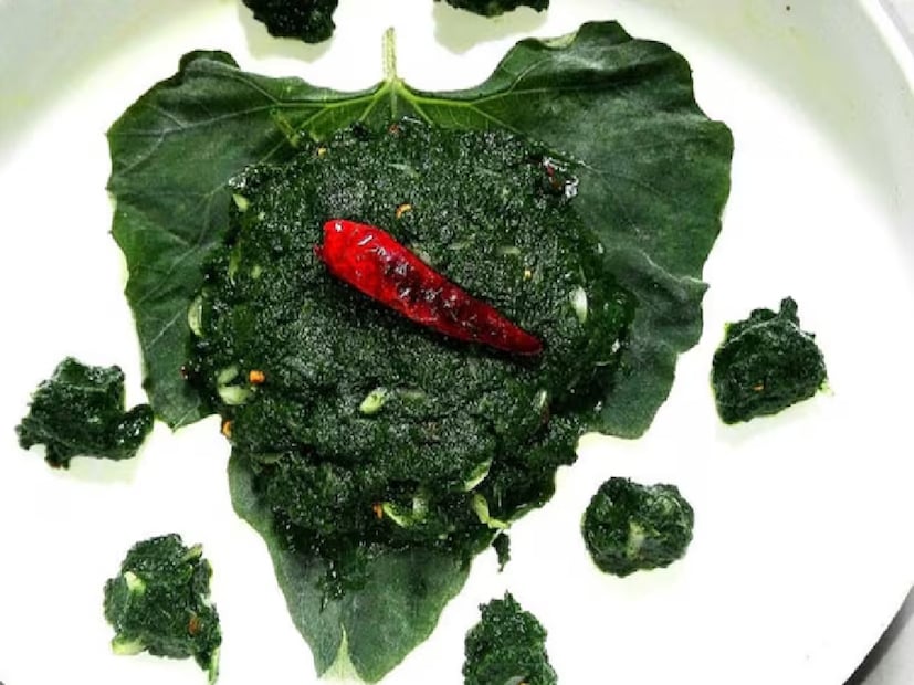 এছাড়াও বিটা-ক্যারোটিন, লুটেইন এবং জিয়েজ্যান্থিনে পরিপূর্ণ হল লাউ শাক। বিটা-ক্যারোটিন রোগ প্রতিরোধ ক্ষমতা বাড়ায় এবং লুটেইন ও জিয়েজ্যান্থিন চোখের নানাবিধ রোগ প্রতিরোধ করে। (Disclaimer: এই প্রতিবেদনটি কেবলমাত্র সাধারণ তথ্যের জন্য, তাই বিস্তারিত জানতে হলে সর্বদা বিশেষজ্ঞের পরামর্শ নিন।)