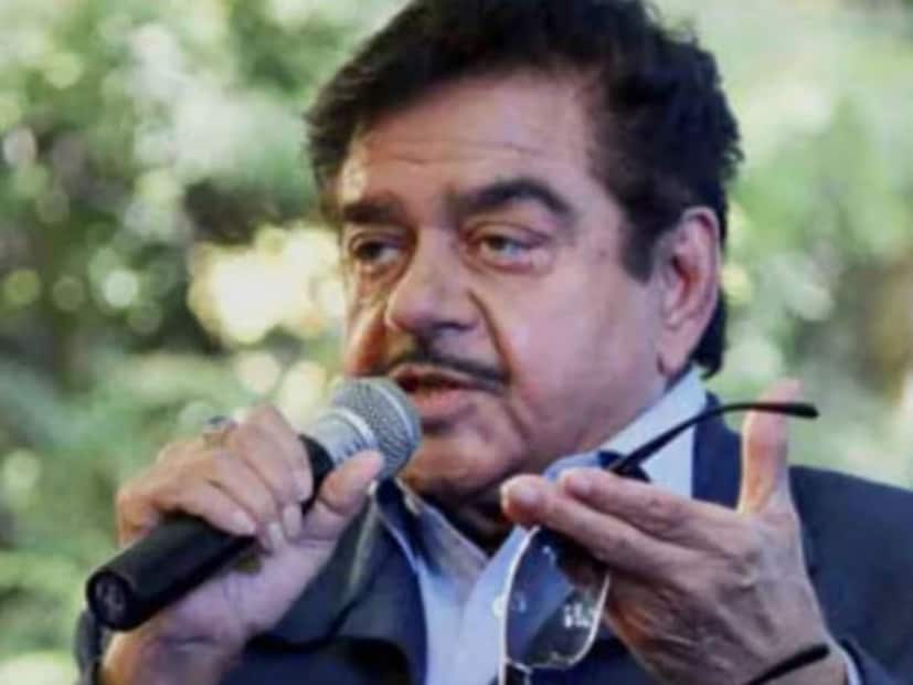 তাঁদের তিনটি সন্তান রয়েছে: লভ, খুশ এবং সোনাক্ষী সিনহা। তার জীবনী প্রকাশের সময় একটি সাক্ষাৎকারে, শত্রুঘ্ন সিনহা বলেছিলেন, 