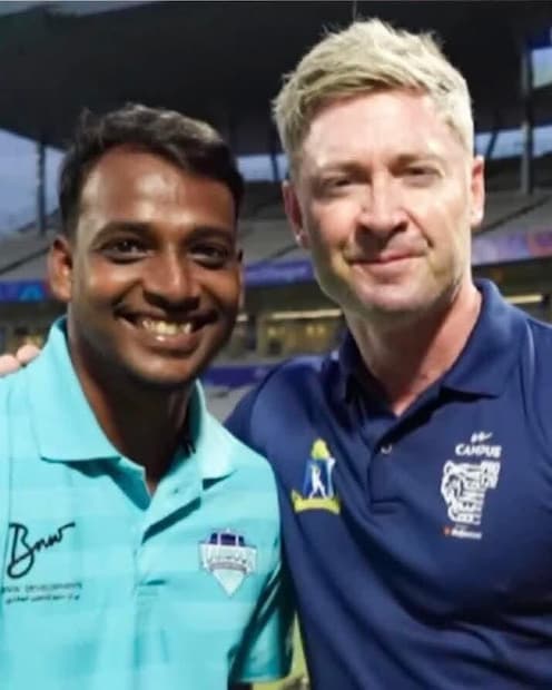 জাতীয় দল পাখির চোখ, আইপিএল নিয়েও স্বপ্ন আছে., তবে প্রাথমিকভাবে কৌশিক এখন ফোকাস করছেন বাংলার জার্সিতে ঘরোয়া ক্রিকেটে নজর কাড়া পারফরম্যান্স করা৷