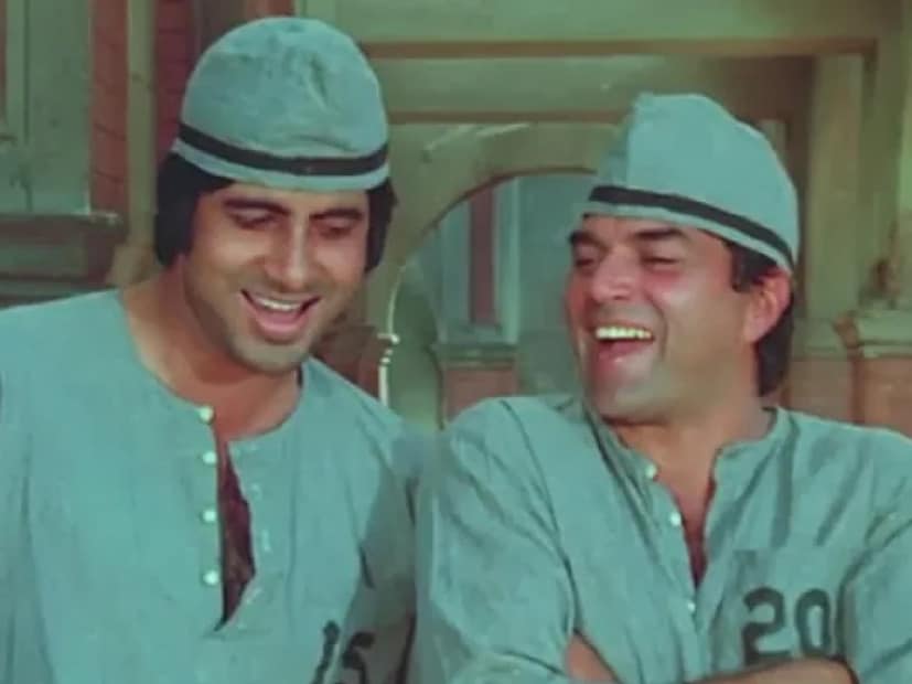 বয়স বাড়ার সঙ্গে সঙ্গে অভিনেতা হিসাবে নিজের ইমেজ বদলাতে থাকেন ধর্মেন্দ্র। 'প্যায়ার কিয়া তো ডরনা ক্যায়া', 'কিস কিস কি কিসমত', 'লাইফ ইন আ মেট্রো', 'জনি গদ্দার' তারই প্রমাণ। এছাড়াও 'ইয়ামলা পাগলা দিওয়ানা' কিংবা 'রকি অউর রানি কি প্রেম কাহানি'র মতো সিনেমায় বুড়ো হাড়ে ভেলকি দেখিয়েছেন ধর্মেন্দ্র।