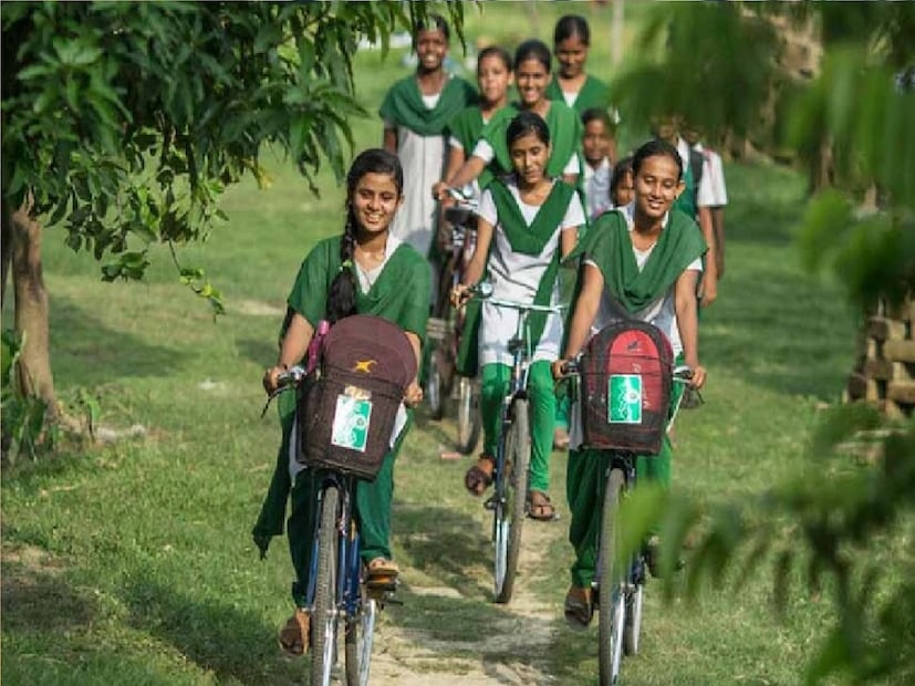 কী কী ডকুমেন্ট দরকার পড়ে?পশ্চিমবঙ্গ সরকারের এই স্কলারশিপে আবেদন করার জন্য যে ডকুমেন্টগুলি চাওয়া হয় সেগুলি হল--
