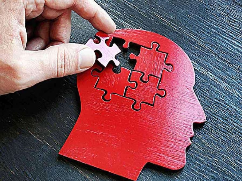 হাঁটলে মস্তিষ্কে রক্তসঞ্চালন ভাল হয়, মস্তিষ্কের পেশির সক্রিয়তা বাড়ে, অক্সিজেন সরবরাহ হয় এবং স্মৃতিলোপের ঝুঁকি কমে। 