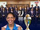 হাতে ট্রফি,গলায় মেডেল, মুখে হাসি, ভারতীয় মহিলা দলের সঙ্গে দেখা মোদির