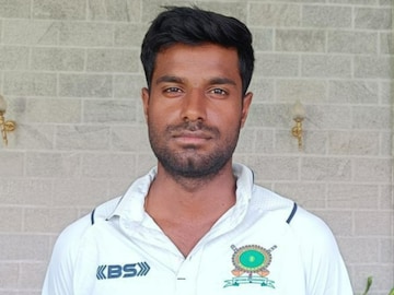 রেকর্ড গড়লেন আকাশ রেকর্ড গড়লেন আকাশ