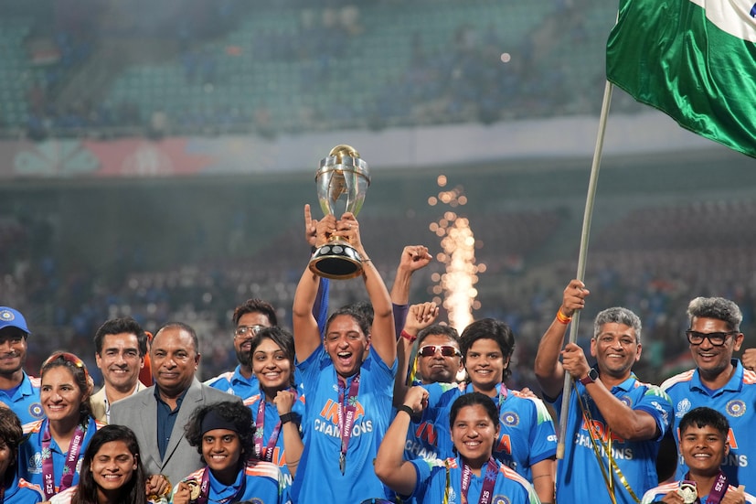 রানার্স আপ দক্ষিণ আফ্রিকাকে ২.২৪ মিলিয়ন মার্কিন ডলার (প্রায় ২০ কোটি টাকা) পুরষ্কার দেওয়া হয়েছে, যেখানে সেমিফাইনালের পরাজিত দলগুলি প্রত্যেকে ১.১২ মিলিয়ন মার্কিন ডলার (প্রায় ১০ কোটি টাকা) পেয়েছে, যা ২০২২ সালে ৩০০,০০০ মার্কিন ডলারের (প্রায় ২.৭ কোটি টাকা) থেকে যথেষ্ট বেশি। (Photo: AP)