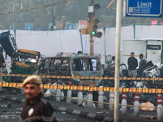 দিল্লিতে বিস্ফোরণের জের, আজ থেকে তিন দিন পর্যটকদের জন্য বন্ধ থাকবে লাল কেল্লা
