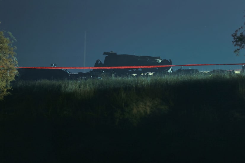 জর্জিয়ার কর্তৃপক্ষ জানিয়েছে, দুর্ঘটনার কারণ অনুসন্ধানে একটি বিশেষ কমিটি গঠন করা হয়েছে এবং ব্ল্যাক বক্স উদ্ধার করার চেষ্টা চলছে। (Photo: AP) 