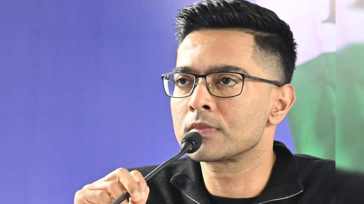 Abhishek Banerjee: ‘শিথিলতা দেখানো চলবে না…’ স্পষ্ট বার্তা অভিষেকের, বেশ কয়েকটি জেলায় বিশেষ দায়িত্বে ‘স্পেশাল ১৪’ Abhishek Banerjee: ‘শিথিলতা দেখানো চলবে না…’ স্পষ্ট বার্তা অভিষেকের, বেশ কয়েকটি জেলায় বিশেষ দায়িত্বে ‘স্পেশাল ১৪’