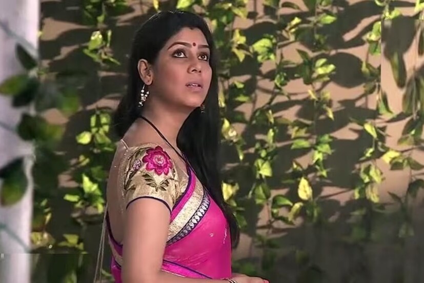 সহ-অভিনেতা রাম কাপুর একবার বলেছিলেন যে সাক্ষী যা সঞ্চয় করেছেন, তাতে ছয় পুরুষের অনায়াসে চলে যাবে। সাক্ষী বিলাসবহুল গাড়িও কেনেননি। দীর্ঘমেয়াদে কীভাবে বিচক্ষণতার সঙ্গে অর্থ ব্যয় করতে হয় তার উদাহরণ হিসেবে রাম কাপুর সাক্ষীর উদাহরণই সবার সামনে তুলে ধরেছেন। সাক্ষীর সম্পদের মূল্য ৫০ কোটি টাকারও বেশি!