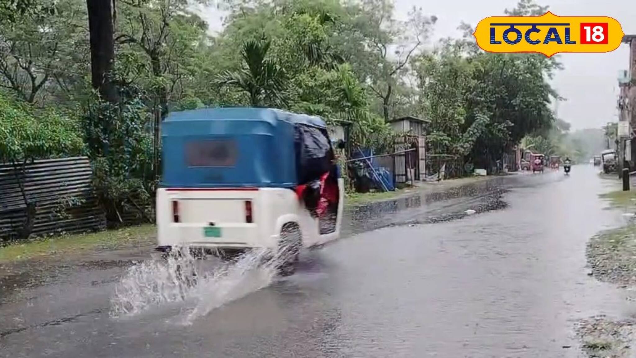মন্থার প্রভাবে মুষলধারে বৃষ্টি আলিপুরদুয়ারে! সতর্ক থাকার নির্দেশ প্রশাসনের 