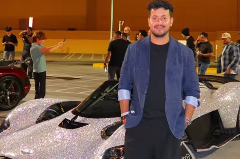 পরিবারটি ফ্যানদের কাছে সুদের জন্য প্রার্থনার আবেদন জানিয়েছে, ‘‘তাঁর আত্মা শান্তিতে থাকুক।’’ অনুনয় সুদ একজন সুপরিচিত ট্র্যাভেল ইনফ্লুয়েন্সার এবং ফটোগ্রাফার ছিলেন, তাঁর ইনস্টাগ্রামে ১.৪ মিলিয়নেরও বেশি ফলোয়ার এবং ইউটিউবে ৩৮০,০০০ সাবস্ক্রাইবার আছে। মনোমুগ্ধকর প্রাকৃতিক দৃশ্য, সিনেম্যাটিক রিল এবং গল্প বলার স্টাইল বিশ্ব জুড়ে তাঁর ফলোয়ার তৈরি করেছিল। (Photo: Instagram)