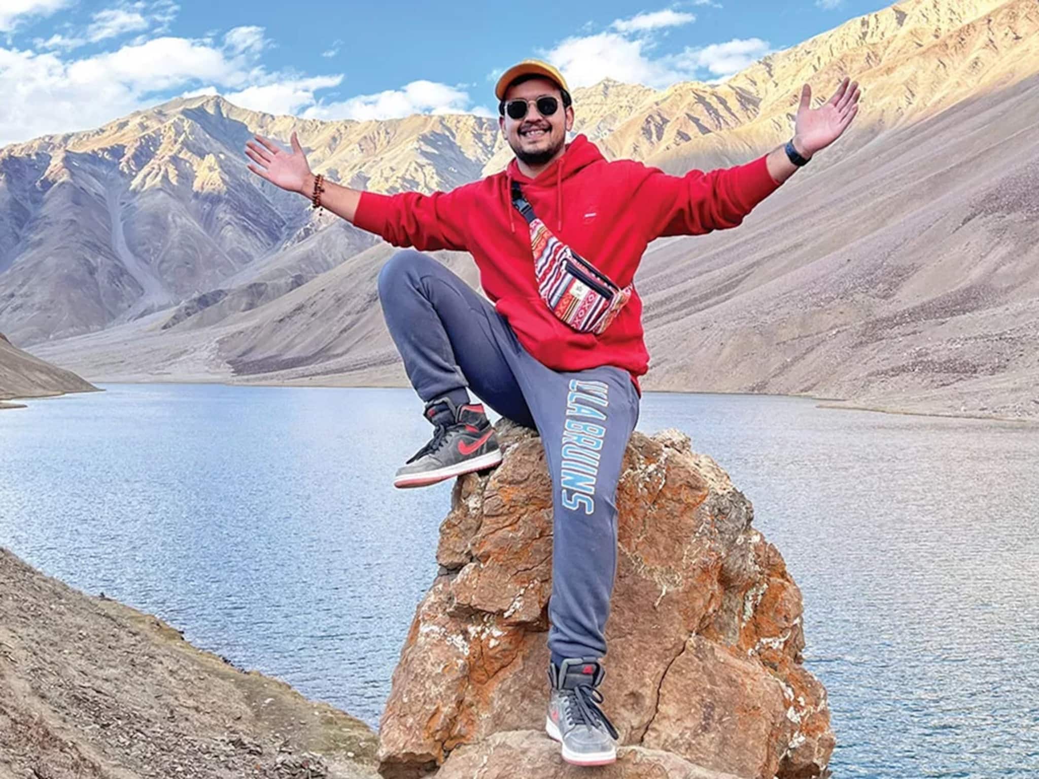 প্রখ্যাত ট্র্যাভেল ইনফ্লুয়েন্সার এবং ফটোগ্রাফার অনুনয় সুদ প্রয়াত, বয়স হয়েছিল ৩২