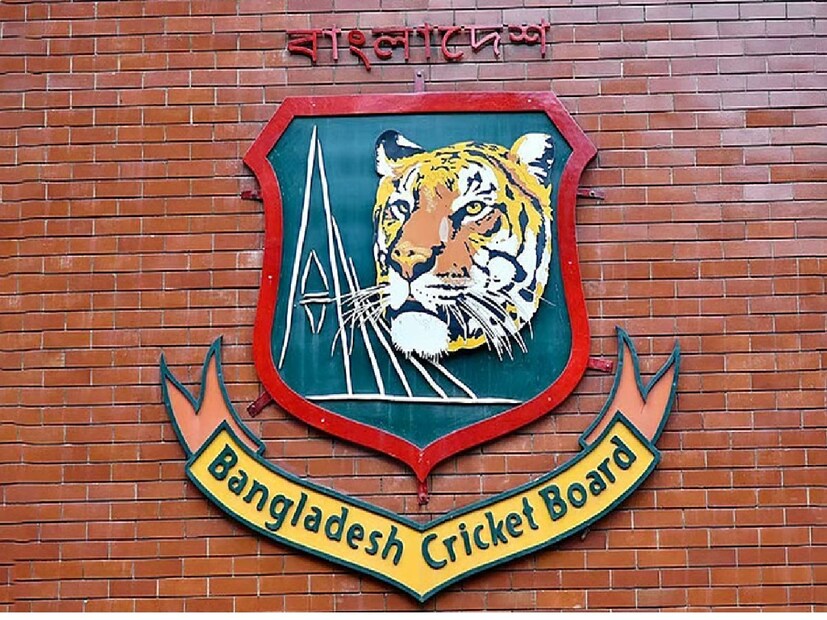 জাহানারা আলম নিগার সুলতানার বিরুদ্ধে জুনিয়র খেলোয়াড়দের শারীরিকভাবে হেনস্তা করার এবং দলের মধ্যে একটি বিষাক্ত পরিবেশ তৈরির অভিযোগ করেছেন, তবে বিসিবি এই দাবি দৃঢ়ভাবে অস্বীকার করেছে এবং এগুলিকে 