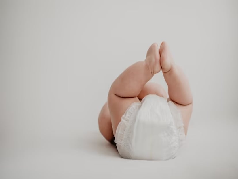 *অভিভাবকদের আরও সচেতন থাকা উচিত। শারীরবৃত্তীয় পার্থক্যের কারণে মেয়েদের ইউটিআই হওয়ার প্রবণতা কিছুটা বেশি, তাই ডায়াপার পরিবর্তনের সময় সাবধানতার সঙ্গে পরিষ্কার-পরিচ্ছন্নতারও খেয়াল রাখতে হবে।