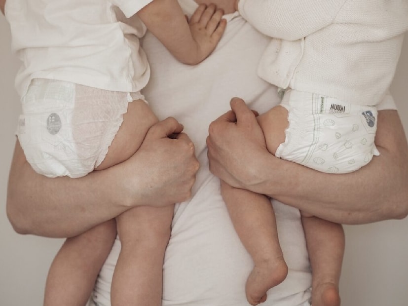 *তবে, এই সংক্রমণগুলি সাধারণত মূত্রনালীর মধ্যে ব্যাকটেরিয়া প্রবেশের কারণে হয়, ডায়াপার ব্যবহারের মাধ্যমে নয়। ডায়াপার পরিবর্তনের সময় যৌনাঙ্গের পরিষ্কার-পরিচ্ছন্নতা বজায় রাখা, শিশুদের পর্যাপ্ত জল পান নিশ্চিত করা এবং লক্ষণ দেখা দিলে চিকিৎসা পরামর্শ নেওয়া অত্যন্ত গুরুত্বপূর্ণ।