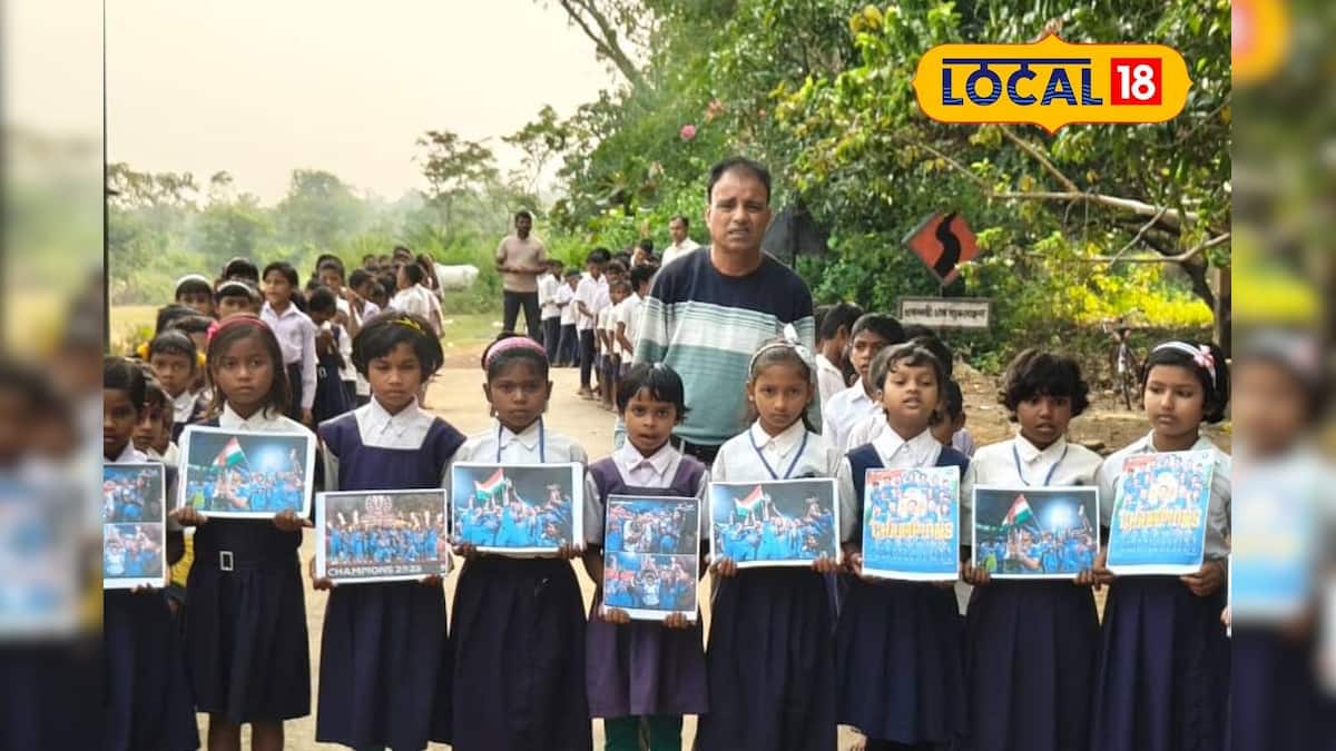 বাঁকুড়া: ডাক্তার-ইঞ্জিনিয়ার নয়, দুই চোখে ক্রিকেটার হওয়ার স্বপ্ন! জঙ্গলমহলের মেয়েরা নতুন স্বপ্ন বুনছে স্মৃতির বিশ্বজয়ে।