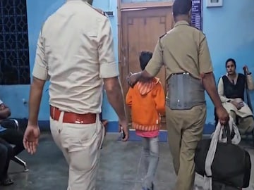 নাবালককে উদ্ধার করেছে পুলিশ৷ 