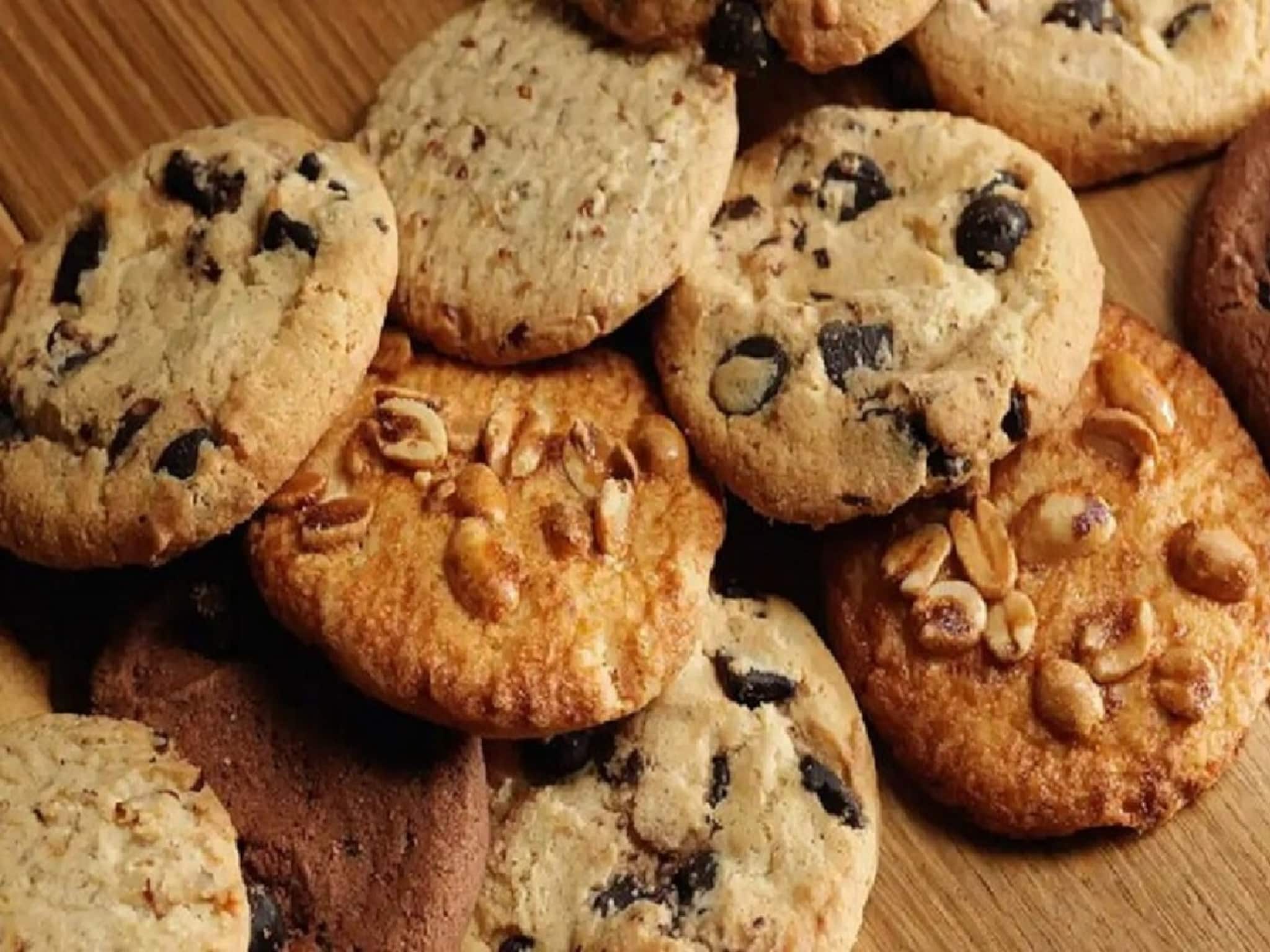 Health Tips Biscuit Eating Habit: 'একটা বিস্কুট খাই...', খিদে পেলেই এই অভ্যেস শরীরে কী প্রভাব ফেলে জানেন? রইল ডাক্তারের জরুরি মতামত