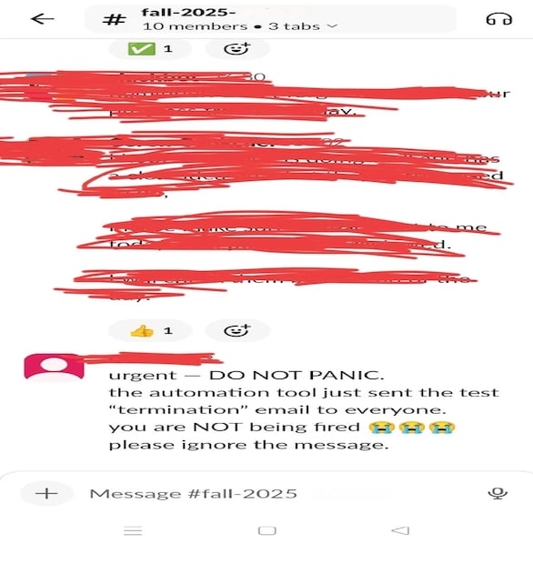 বেশ কয়েকজন সোশ্যাল মিডিয়া ইউজার গল্পটি মজার এবং প্রাসঙ্গিক বলে মনে করেছেন। তাঁরা কর্মক্ষেত্রে বিশৃঙ্খলার অভিজ্ঞতাও শেয়ার করেছেন। একজন কমেন্ট করেছেন, 