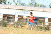 যেমন ফুটবল স্কিল তেমন জাগলিং দক্ষতা, ভবিষ্যতের সুনীল ছেত্রী হতে চান ক্ষুদে ফুটবলার