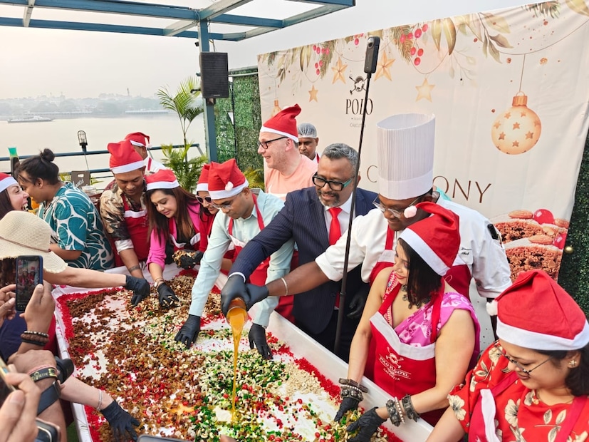 কেক মিক্সিং অনুষ্ঠান, আগেই যেমনটা উল্লেখ করা হয়েছে, ফসল কাটার মরশুমের পরে বড়দিনের আগমনকে চিহ্নিত করে, যে সময়ে প্রচুর ফল এবং বাদাম সংগ্রহ করা হয় এবং ঐতিহ্যবাহী প্লাম কেক তৈরিতে ব্যবহার করা হয়। 