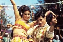 ৭০-র দশকের সেই হিট গান, যা শুনে প্রবীণদের মনেও জেগেছিল উত্তেজনা ! শুনে নিন আরও একবার