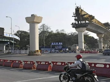 কথা দিয়েও আজ শুরু হবে না চিংড়িঘাটা মেট্রো প্রকল্পের কাজ কথা দিয়েও আজ শুরু হবে না চিংড়িঘাটা মেট্রো প্রকল্পের কাজ