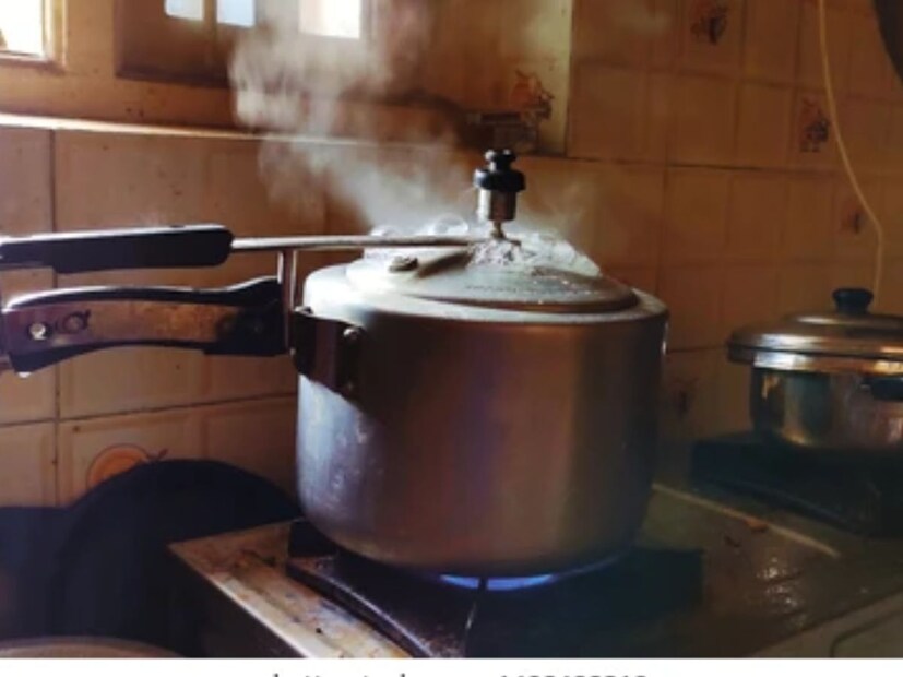 অন্যদিকে, স্টেইনলেস স্টিলের পাত্র সবচেয়ে নিরাপদ প্রমাণিত হয়েছে। শিশুদের জন্য এই বিপদ আরও বড় কারণ তাদের মস্তিষ্কের বিকাশ সীসা দ্বারা প্রভাবিত হতে পারে।