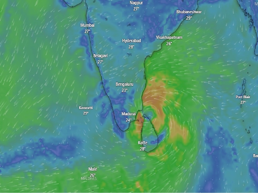 সবচেয়ে কম উচ্চতার এবং বন্যার ঝুঁকিপূর্ণ এলাকাগুলি সবচেয়ে বেশি ক্ষতিগ্রস্ত হয়েছে৷ বিস্তৃর্ণ এলাকার বাসিন্দারা কেবল জলের উত্থানই নয়, ভূমিধসের ঘটনাও মোকাবিলা করার চেষ্টা করছেন। কর্তৃপক্ষ এখনও উদ্ধার ও ত্রাণ কার্যক্রম চালিয়ে যাচ্ছে, যারা আবহাওয়ার উন্নতির সঙ্গে সঙ্গে বাসিন্দাদের সতর্ক থাকতে বলেছে, যদিও কিছু জেলায় এখনও কিছু ঝুঁকি রয়েছে। Photo Courtesy- Windy 