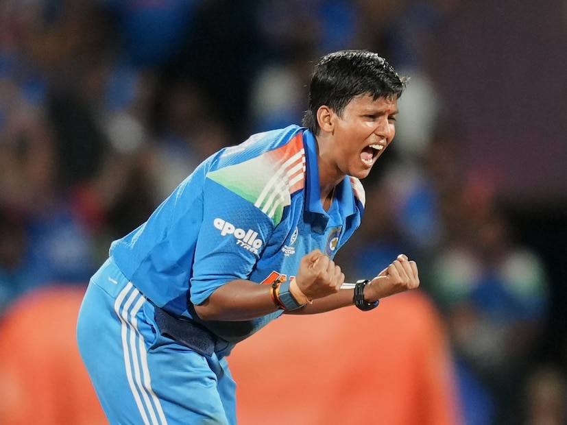 ফাইনালে তাঁর স্পিনের জাদুতে ৫ উইকেট নিয়ে দক্ষিণ আফ্রিকার ব্যাটিং লাইন-আপের কোমড় ভেঙে দেয়। এই দুর্দান্ত বোলিংয়ের দৌলতে টিম ইন্ডিয়া ৫২ রানে জয় লাভ করে এবং প্রথমবারের মতো আইসিসি মহিলা বিশ্বকাপের শিরোপা জিতে নেয়।