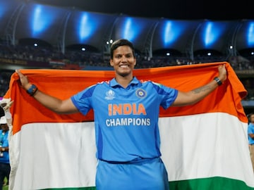 বিশ্বকাপের সেরা প্লেয়ার হয়েও বাদ পড়লেন দীপ্তি শর্মা! মন ভাঙল তারকা অলরাউন্ডারের! বিশ্বকাপের সেরা প্লেয়ার হয়েও বাদ পড়লেন দীপ্তি শর্মা! মন ভাঙল তারকা অলরাউন্ডারের!