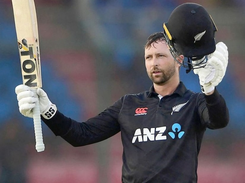 ৫. ডেভন কনওয়ে: চেন্নাই সুপার কিংসের হয়ে ২০২৫ মরশুমে মাত্র চার ম্যাচ খেলে ৯৪ রান করেন ডেভন কনওয়ে। সুযোগ কম পাওয়া এবং সিএসকের ভারতীয় ওপেনার তৈরির পরিকল্পনার কারণে তাকে রিলিজ করা হয়। ওপেনার হিসেবে কেকেআরের টপ–অর্ডারে কনওয়ে বড় শক্তি হতে পারেন এবং ব্যাটিংয়ে স্থায়ীত্ব আনতে পারেন।