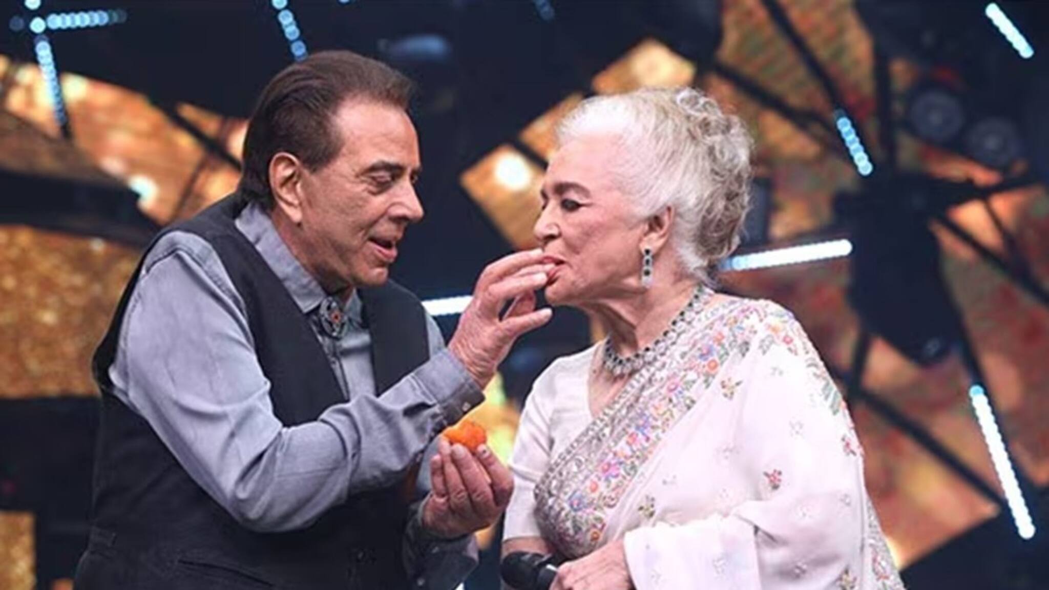 ‘এক এক করে আমার সব সহ-অভিনেতা চলে যাচ্ছেন, এবার ধরমজিও চলে গেলেন...’, শোকাহত আশা পারেখ ভাগ করে নিলেন ধর্মেন্দ্রর স্মৃতি