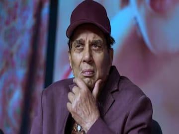 হাসপাতালের বেডে অশীতিপর,রুগ্ন ধর্মেন্দ্র,হাসপাতাল কর্মীই রেকর্ডিং করে বাজারে ছাড়ল, সত্যি!