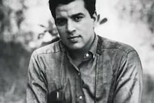 রোম্যান্স আর অ্যাকশনকে মিশিয়েছেন এক খাতে, বলিউডের ‘হি-ম্যান’ ধর্মেন্দ্রর যাত্রাপথের ঝলক