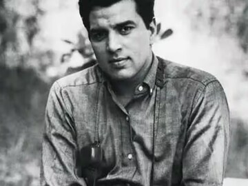 রোম্যান্স আর অ্যাকশনকে মিশিয়েছেন এক খাতে, বলিউডের ‘হি-ম্যান’ ধর্মেন্দ্রর যাত্রাপথের ঝলক