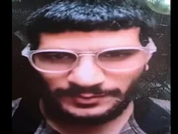 নয়াদিল্লিতে লাল কেল্লা বিস্ফোরণে এবার তুরস্ক যোগ। তুরস্কে গিয়েছিল অভিযুক্ত ডাঃ উমর নবি, সেখানে গিয়েই বদলে যায় তার জীবন। নয়াদিল্লিতে লাল কেল্লা বিস্ফোরণে এবার তুরস্ক যোগ। তুরস্কে গিয়েছিল অভিযুক্ত ডাঃ উমর নবি, সেখানে গিয়েই বদলে যায় তার জীবন।