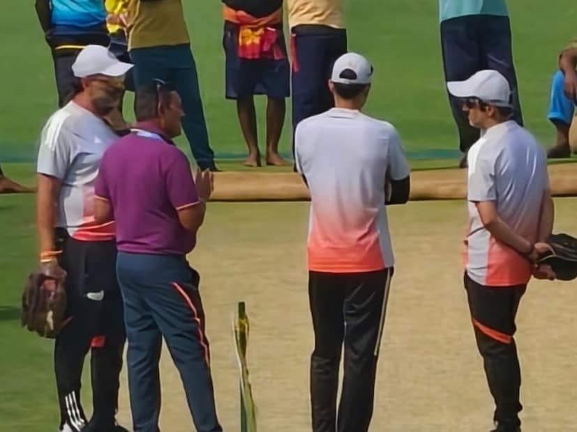 সূত্রের খবর, সুজন মুখোপাধ্যায়ের কাছে টার্নার পিচের দাবি জানিয়েছেন গৌতম গম্ভীর।  যদিও এ সম্পর্কে কোনও পক্ষই মুখ খোলেনি। তবে পুরোপুরি স্পিন সহায়ত পিচের দাবি ভারতীয় দলের তরফ থেকে জানা হয়েছে বলে খবর।