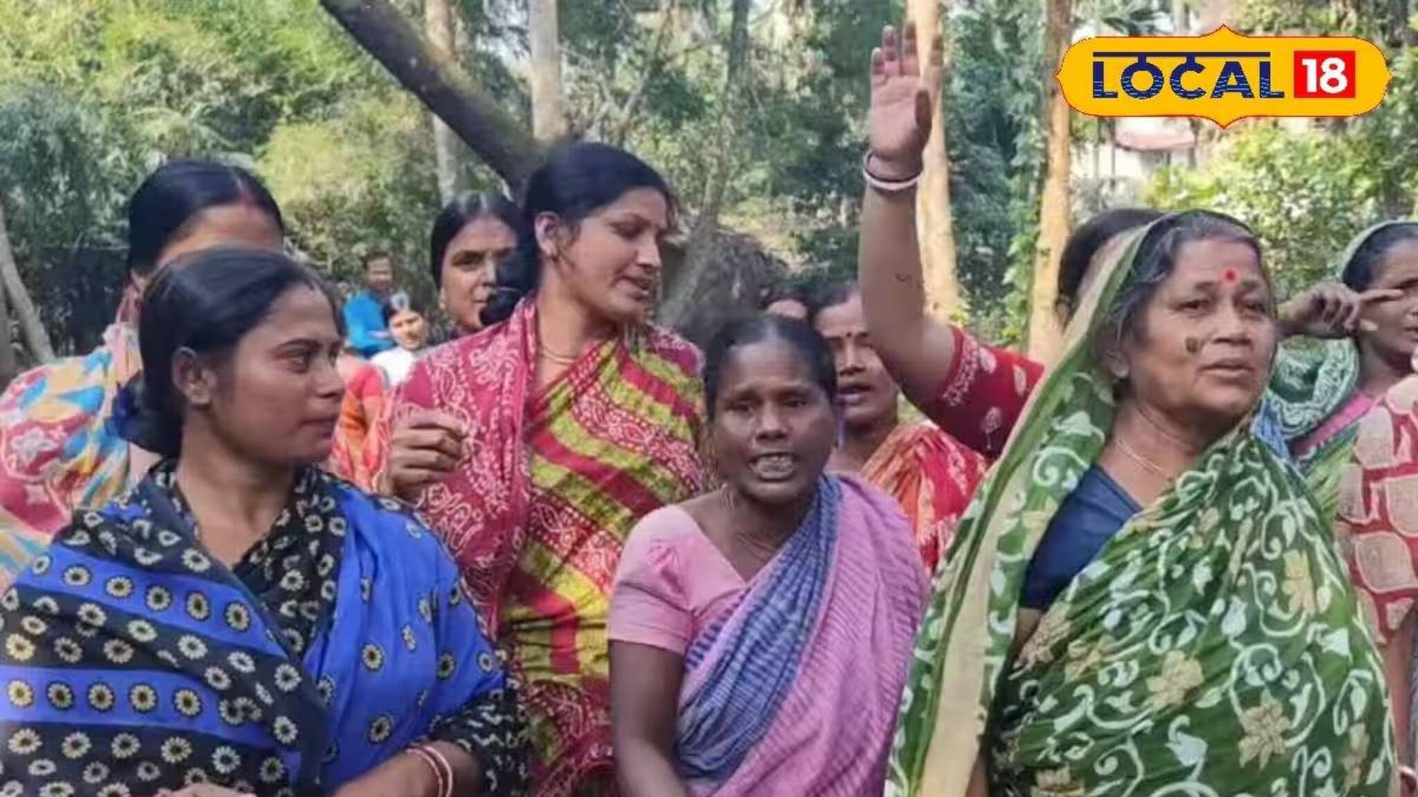 ঘরের পাশাপাশি এলাকাতেও অশান্তি! শান্তি-শৃঙ্খলা ফেরাতে কোমর বেঁধে নামলেন মহিলারা