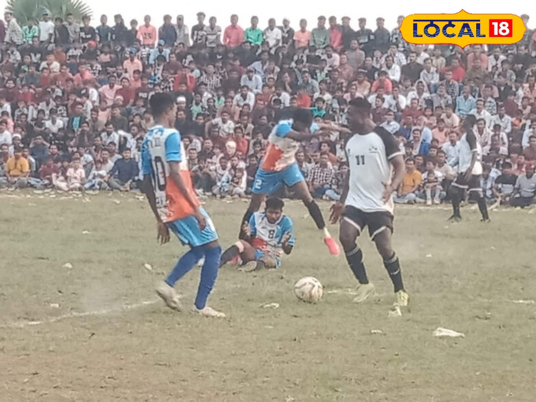 Football Tournament: তিন দিনের জমাটি ফুটবল ম্যাচ! ১৬টি দল টপকে সেরা ভালুকতোড়, রয়েছে আকর্ষণীয় পুরস্কার, ঐতিহ্য ধরে রেখেছে বীরভূমের গ্রাম Football Tournament: তিন দিনের জমাটি ফুটবল ম্যাচ! ১৬টি দল টপকে সেরা ভালুকতোড়, রয়েছে আকর্ষণীয় পুরস্কার, ঐতিহ্য ধরে রেখেছে বীরভূমের গ্রাম