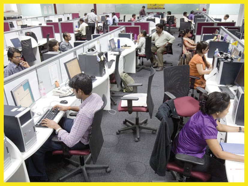 গিগ কর্মী বা প্ল্যাটফর্ম কর্মীদেরও সামাজিক সুরক্ষা অর্থাৎ প্রভিডেন্ট ফান্ড, ইএসআইয়ের সুবিধা, বিমার সুযোগ দিতে হবে ৷ আগে এই সুবিধা অত্যন্ত সীমাবদ্ধ কর্মীদের উপরেই প্রযোজ্য ছিল এরফলে প্রায় ৪০ কোটি কর্মী সরাসরি উপকৃত হবেন বলেই মনে করা হচ্ছে ৷ প্রতীকী ছবি ৷