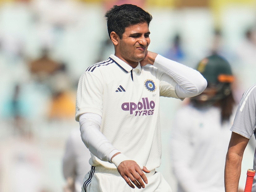 তবে খারাপ খবর হল, ভারতীয় ক্রিকেট বোর্ড নিশ্চিত করেছে ঘাড়ে যন্ত্রণার কারণে ইডেন টেস্টে আর নামতে পারবেন না শুভমান গিল। আপাতত চিকিৎসকদের তত্ত্বাবধানেই থাকবেন। দ্বিতীয় টেস্টে খেলবেন কিনা তা নিয়েও রয়েছে অনিশ্চিয়তা।