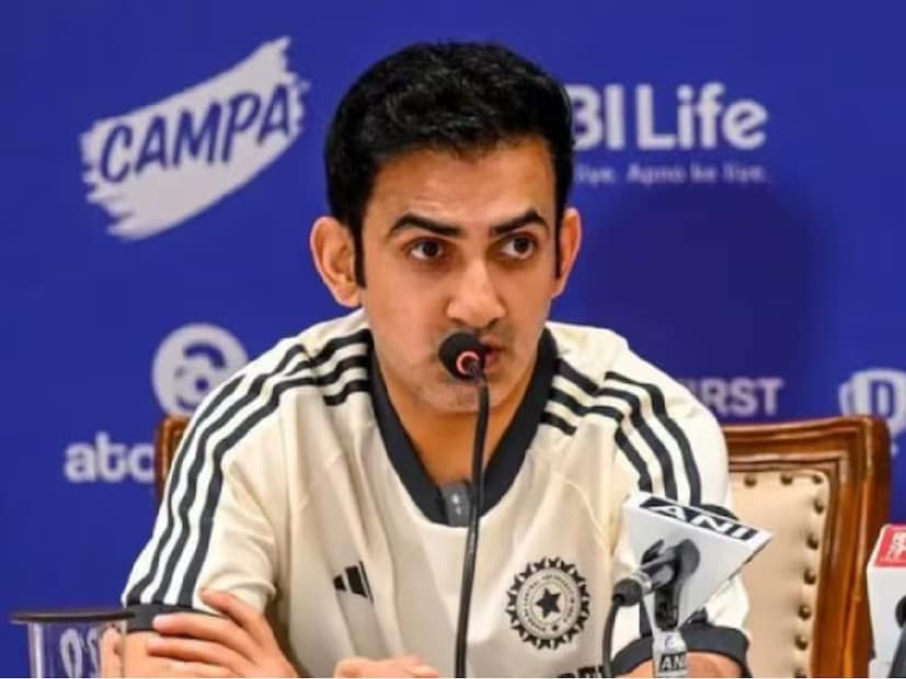 কলকাতা: Kris Srikkanth slam Gautam gambhir: ভারতীয় টিমকে প্রধান কোচ গৌতম গম্ভীর এখন ক্রিকেটবোদ্ধাদের সমালোচনার স্ক্যানারের নিচে৷  গোতির কোচিংয়ে ভারতকে ঘরের মাঠে সাউথ আফ্রিকা আর নিউজিল্যান্ডের কাছে ল্যাজে গোবরে হয়ে হারের মুখোমুখি হতে হয়েছে ভারতকে৷ এর পাশাপাশি শ্রীলঙ্কা এবং অস্ট্রেলিয়া সফরেও লজ্জাজনক হারই সঙ্গী হয়েছে। ভারতে ৮৩ বিশ্বকাপ জয়ী দলের সদস্য এবং প্রাক্তন নির্বাচক শ্রীকান্ত কোচের কৌশলগত ভুল নিয়ে বড়সড় প্রশ্ন তুলেছেন।